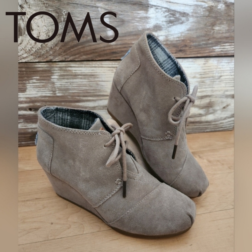 Toms Suede Lace Up Wedge Booties Size 6.5W